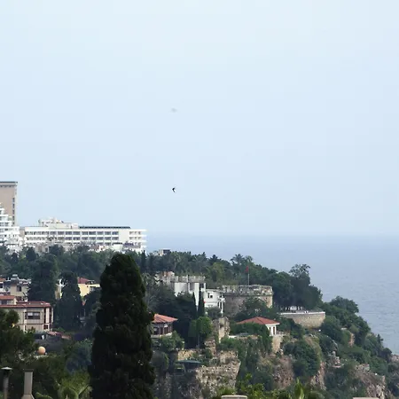 Ayhan Hotel 3*