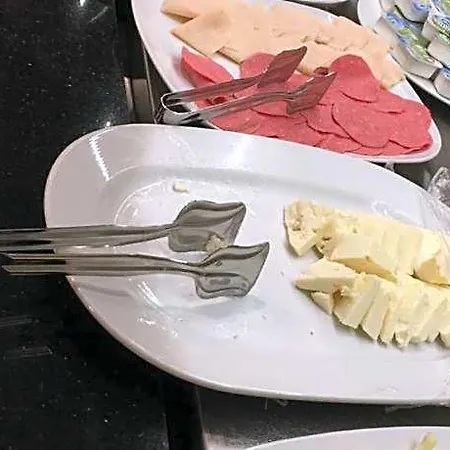 Ayhan Hotel