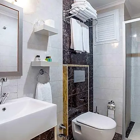 Ayhan Hotel