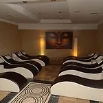 Ayhan Hotel 3*