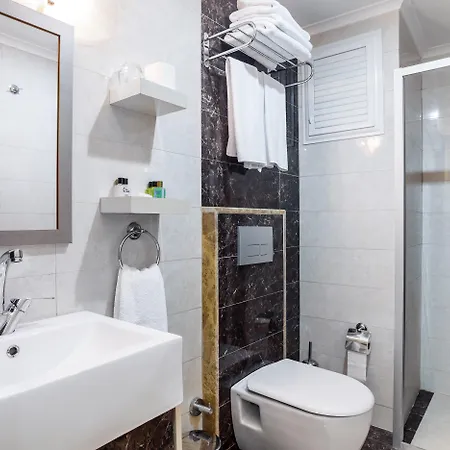 Ayhan Hotel