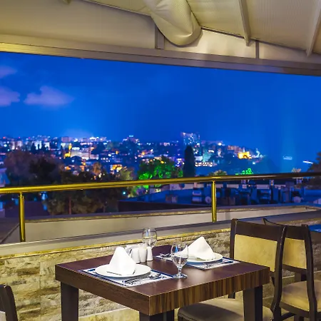 Ayhan Hotel 3*